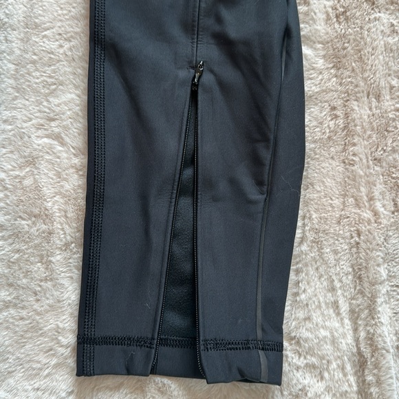 NWOT lululemon cold weather jogger - size 4 - Picture 6 of 13